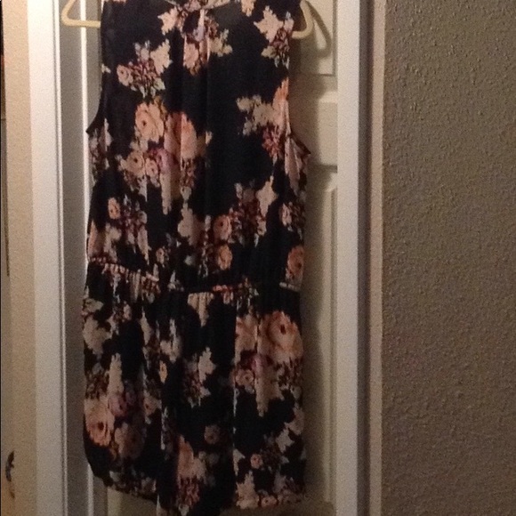 Romper - Picture 4 of 4